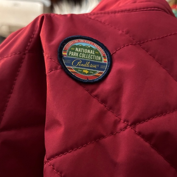 Pendleton Vibrant Red Quilted Puffer Jacket - Picture 11 of 11